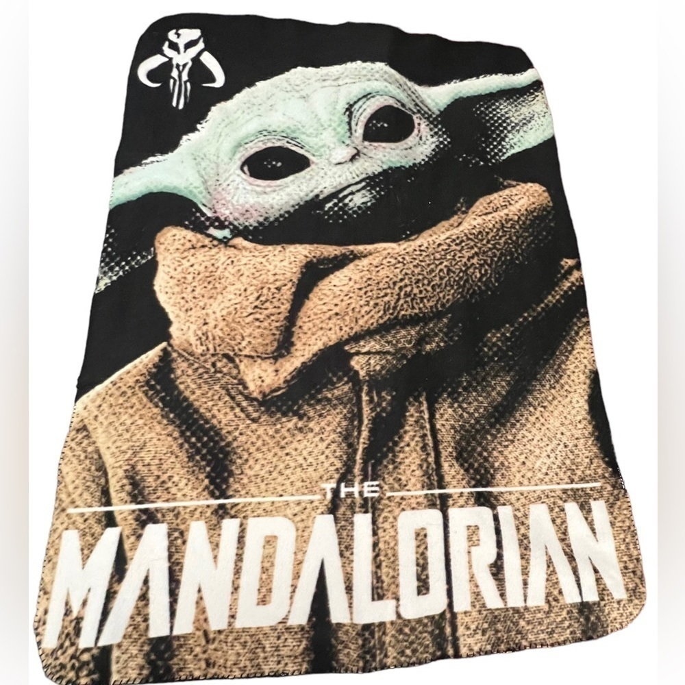 Star Wars The Mandalorian The Child Baby Yoda Fleece Throw Blanket 45 x 60 Inch
